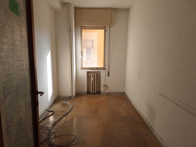 #2638499 Ampio ufficio con cantina e box auto in vendita - foto 10
