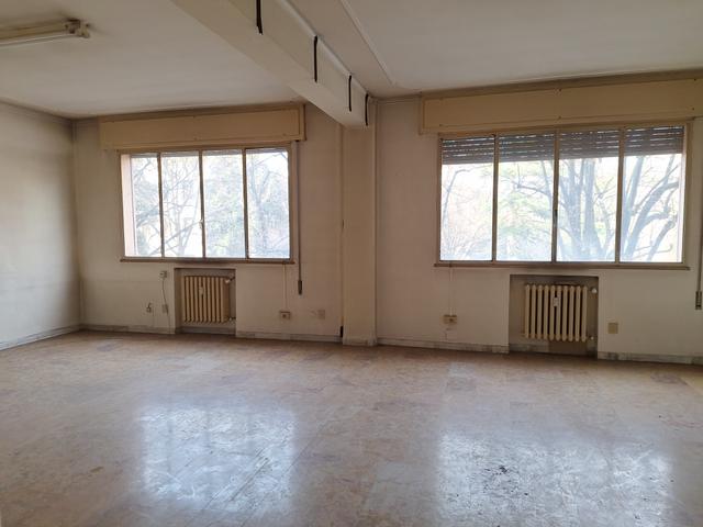 #2638499 Ampio ufficio con cantina e box auto in vendita - foto 1