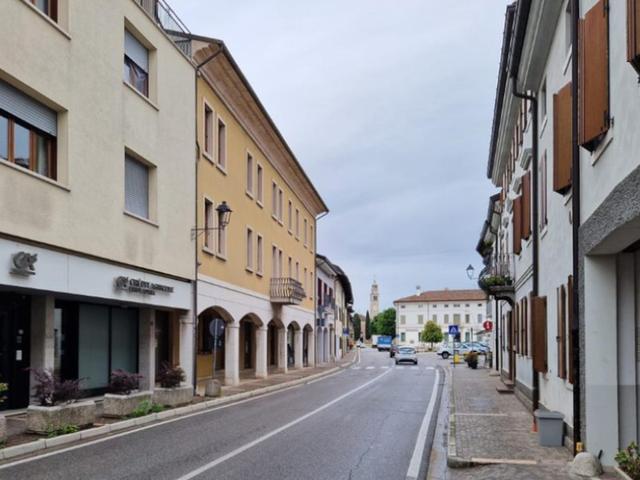 Negozi in vendita