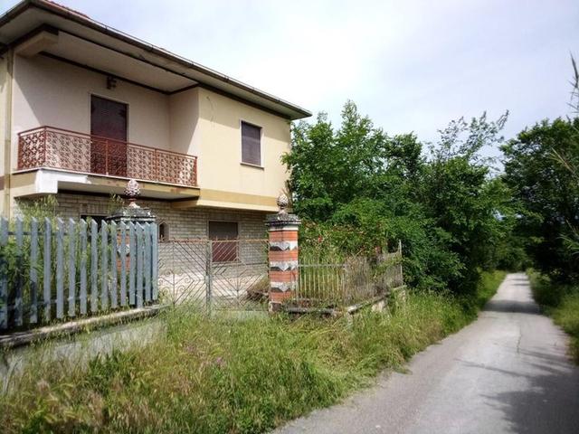 Rustici e casali in vendita