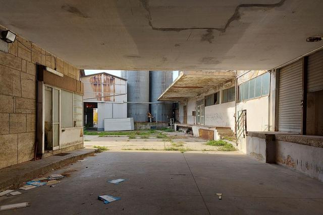 #19453 Complesso artigianale con cortile e pertinenze in vendita - foto 19