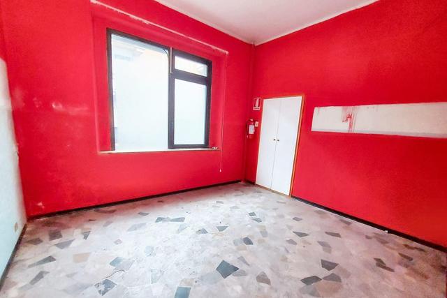Scuole in vendita