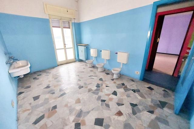 Scuole in vendita