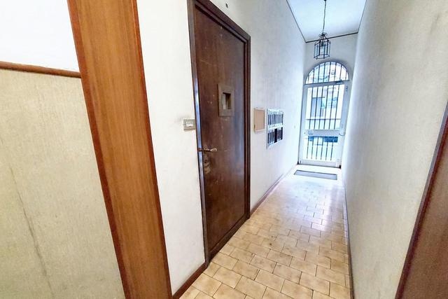 Scuole in vendita