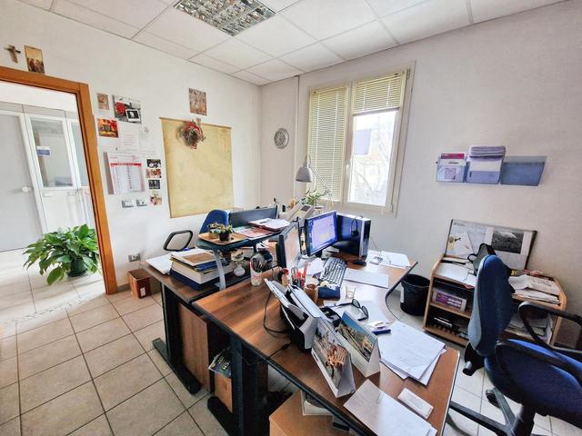Edifici direzionali in vendita