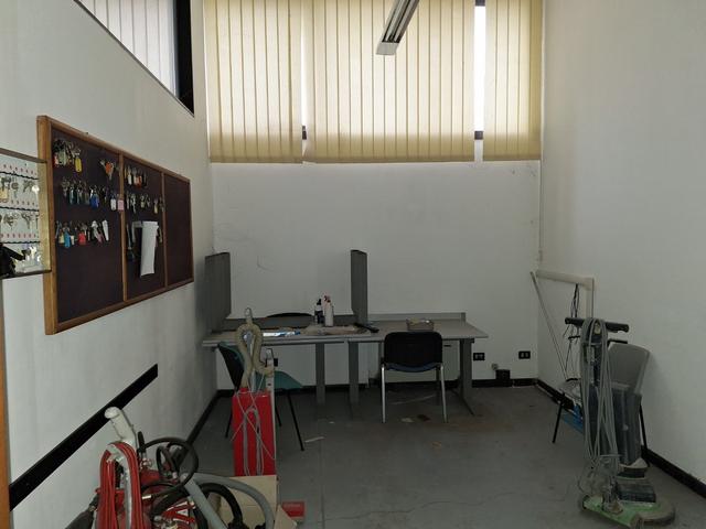 #2537464 Capannone al piano terra in vendita - foto 12