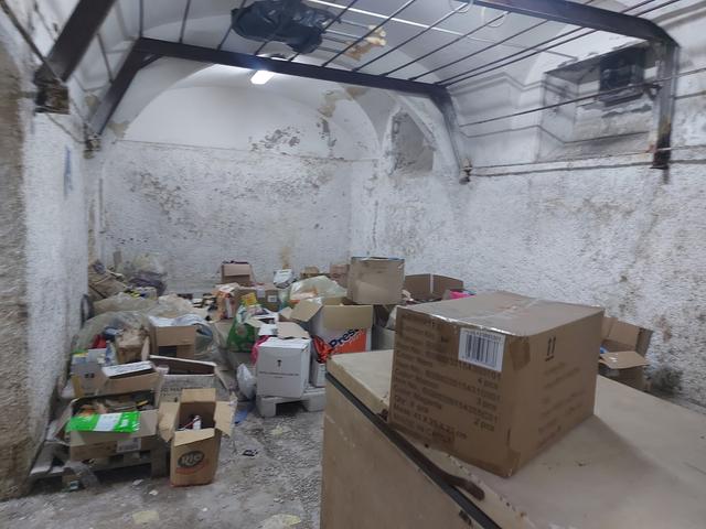 Magazzini in vendita