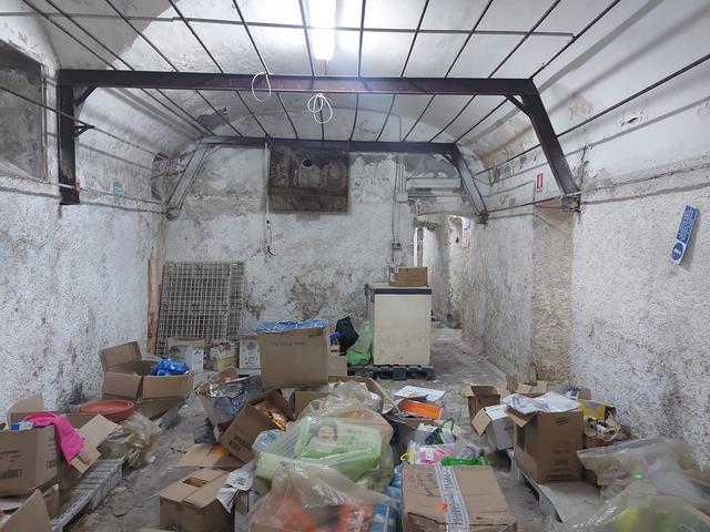 Magazzini in vendita
