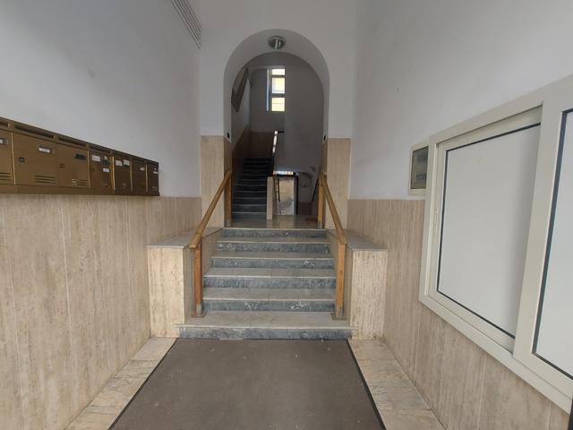 Magazzini in vendita