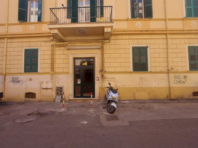 Magazzini in vendita