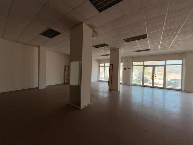 Negozi in vendita