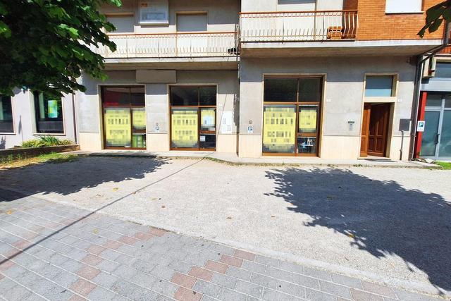 Negozi in vendita