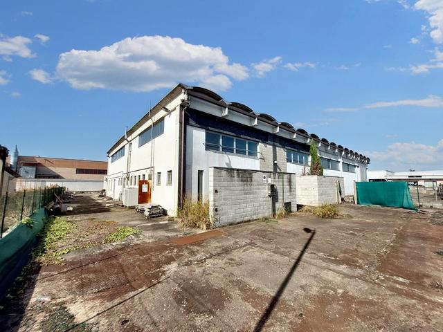 #23858 Capannone commerciale con uffici e area pertinenziale in vendita - foto 10
