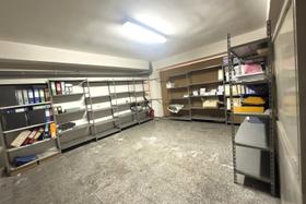 Magazzini in vendita