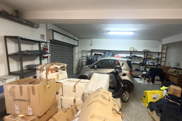 Magazzini in vendita