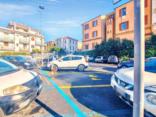 Posti auto in vendita