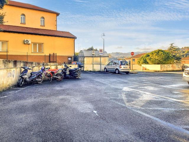 Posti auto in vendita