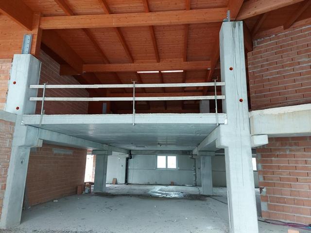 #12190 Ufficio al grezzo in complesso commerciale (sub 18) in vendita - foto 1