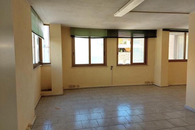 Grandi dimensioni in vendita