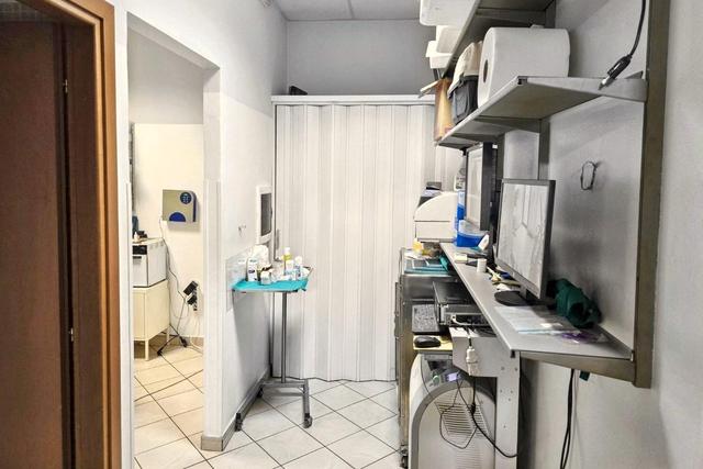 #25828 Ufficio al piano terra in edificio polifunzionale in vendita - foto 2