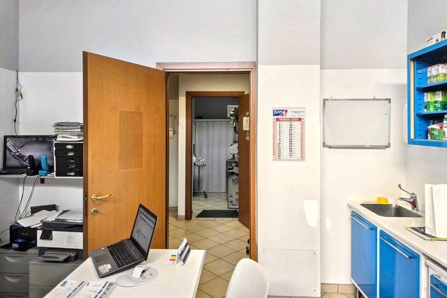 #25828 Ufficio al piano terra in edificio polifunzionale in vendita - foto 9