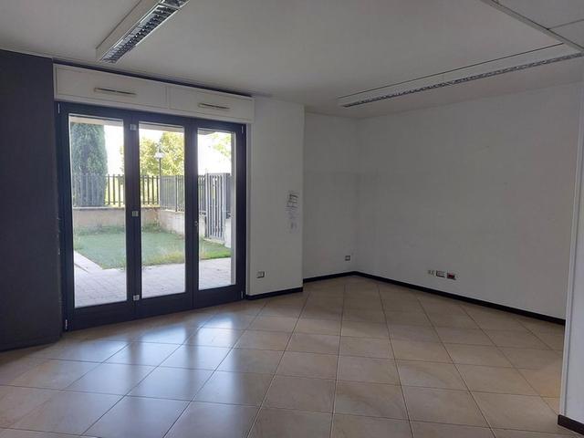 #24704 Ufficio in complesso residenziale con piscina sub 501 in vendita - foto 3