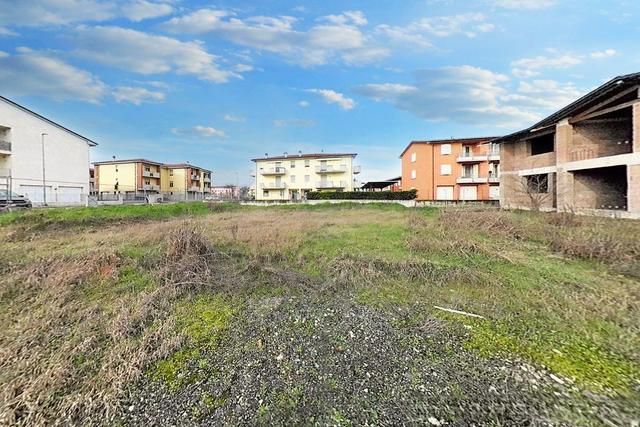#23219 Terreno edificabile di 1170 mq in vendita - foto 3