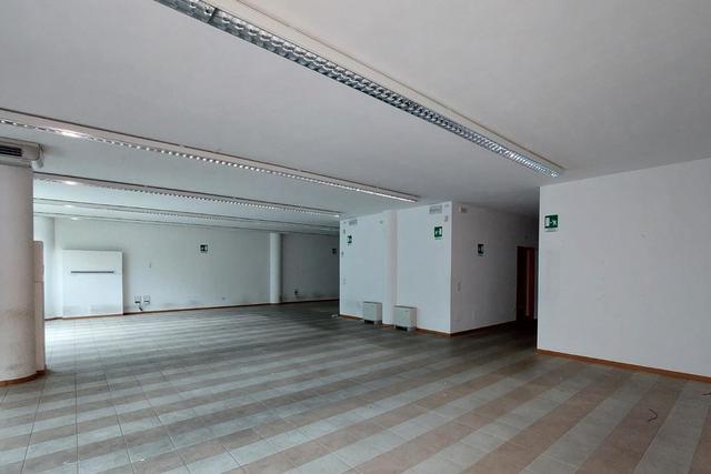 #25749 Intero edificio a destinazione uffici in vendita - foto 2