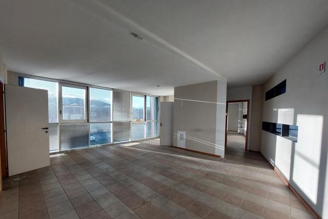 #25749 Intero edificio a destinazione uffici in vendita - foto 10