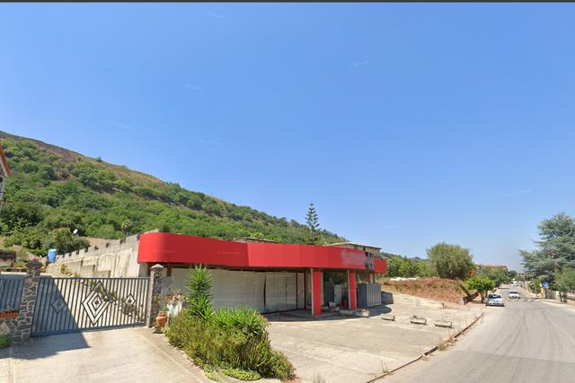Negozi in vendita