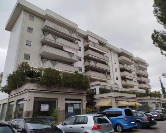 Magazzini in vendita