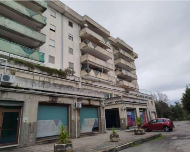Magazzini in vendita