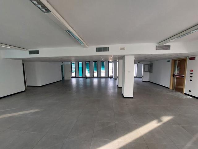 #2537636 Affittasi ufficio di circa mq.300 – metratura disponibile su vari piani in vendita - foto 7