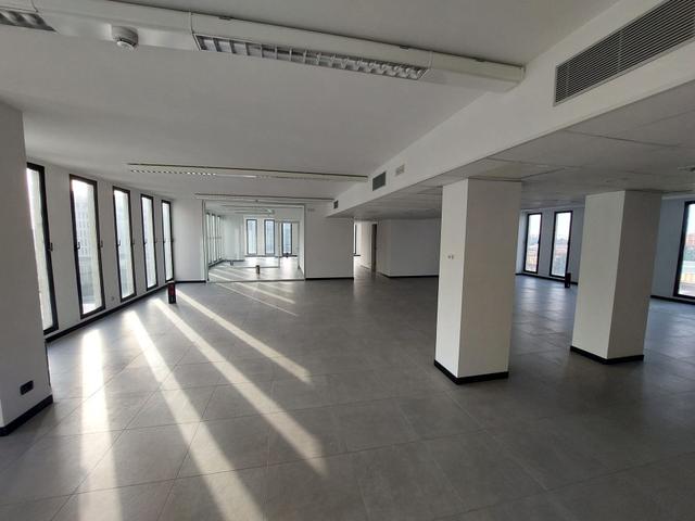 #2537636 Affittasi ufficio di circa mq.300 – metratura disponibile su vari piani in vendita - foto 10