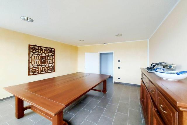 #22337 Capannone con porzione di palazzina uffici in vendita - foto 2