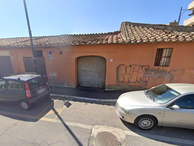 Garage in vendita