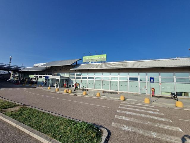 Negozi in vendita