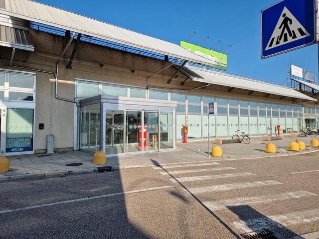 Negozi in vendita