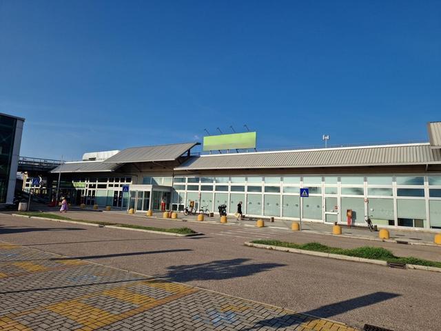 Negozi in vendita