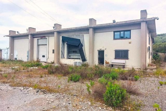 #2519020 Edificio logistico con uffici e cortile privato in vendita - foto 1