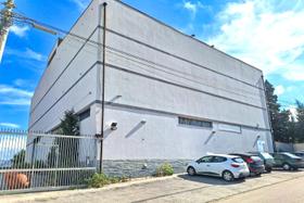 Magazzini in vendita