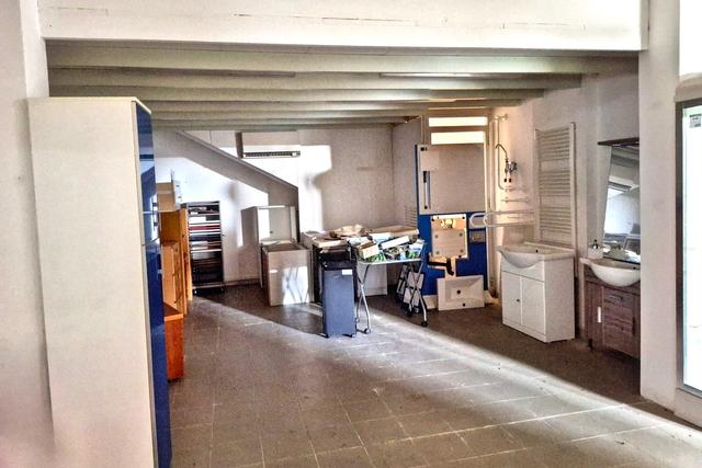 Magazzini in vendita