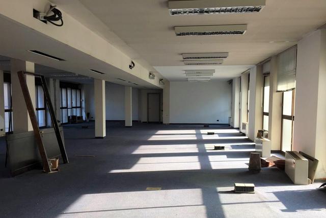 #19680 Locali adibiti ad istituto di credito al Piano Terra + Uffici liberi (circa 700 mq.) al Piano Primo – possibile anche vendita disgiunta in vendita - foto 4