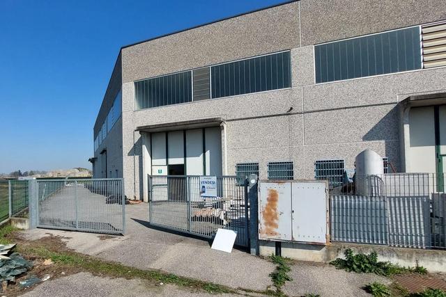 #25773 Capannone su due livelli con ampia area esterna in vendita - foto 10