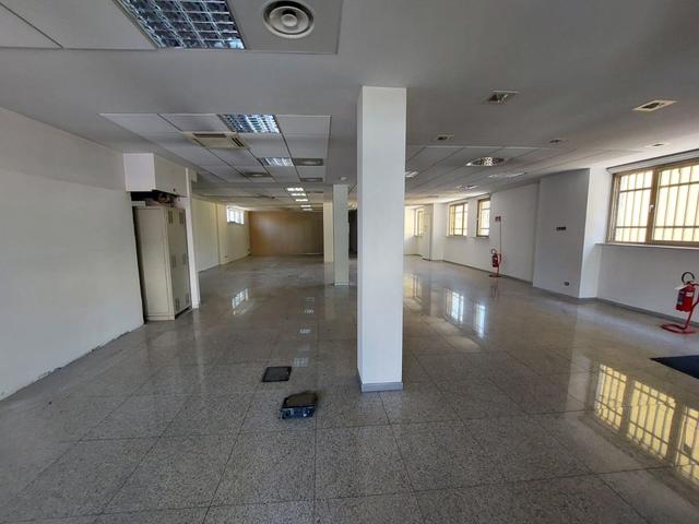 #19644 Locale libero nel centro del paese ex istituto di credito in vendita - foto 2