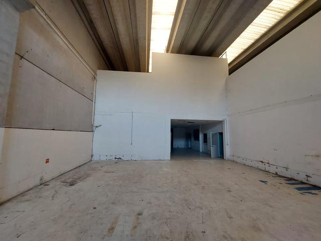 #24720 Capannone artigianale con corte in vendita - foto 8