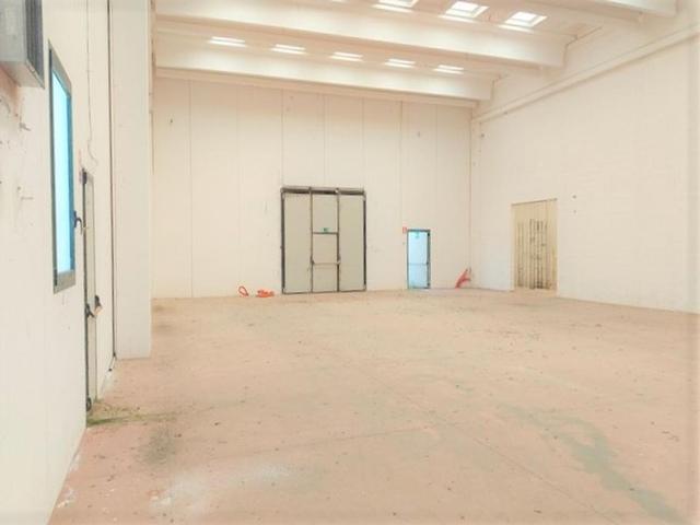 #15883 Porzione di capannone artigianale con area di pertinenza in vendita - foto 2