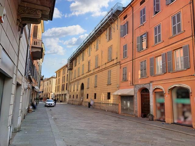#18529 Edificio storico ex direzionale per pubblica amministrazione in vendita - foto 1