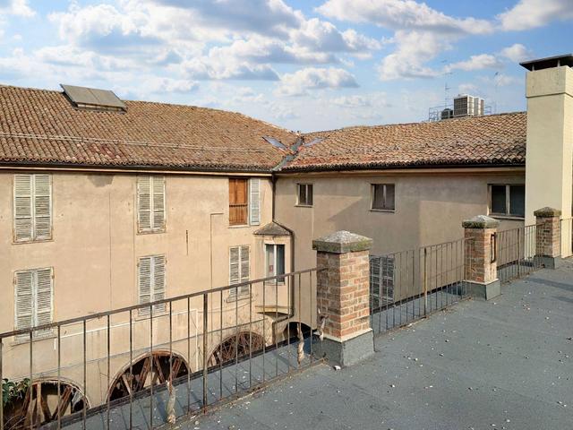 #18529 Edificio storico ex direzionale per pubblica amministrazione in vendita - foto 15