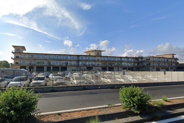 #12459 Ampia struttura commerciale in vendita - foto 1